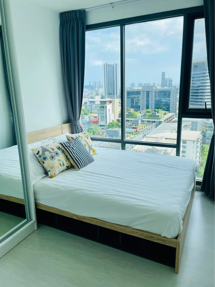 For rent: Rhythm Sukhumvit 42, 2 bedrooms, 2 bathrooms, with a great city view, fully furnished and ready to move in.