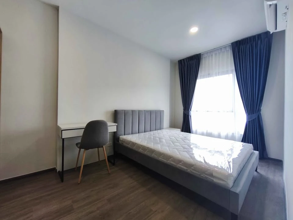 For rent: Rich Point @ BTS Wutthakat, 31st floor, very high, with a clear, open city view. Hurry and reserve now!