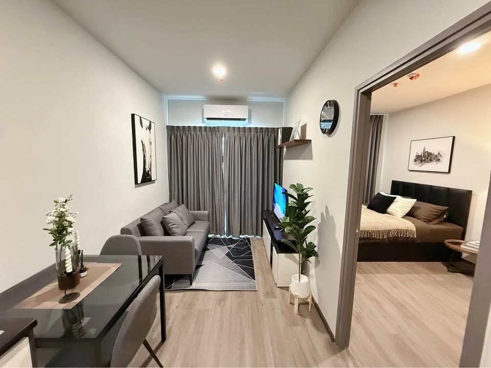 For rent Rich Point @ BTS Wutthakat, 8th floor, beautiful swimming pool view, complete furniture + electrical appliances, ready to move in!