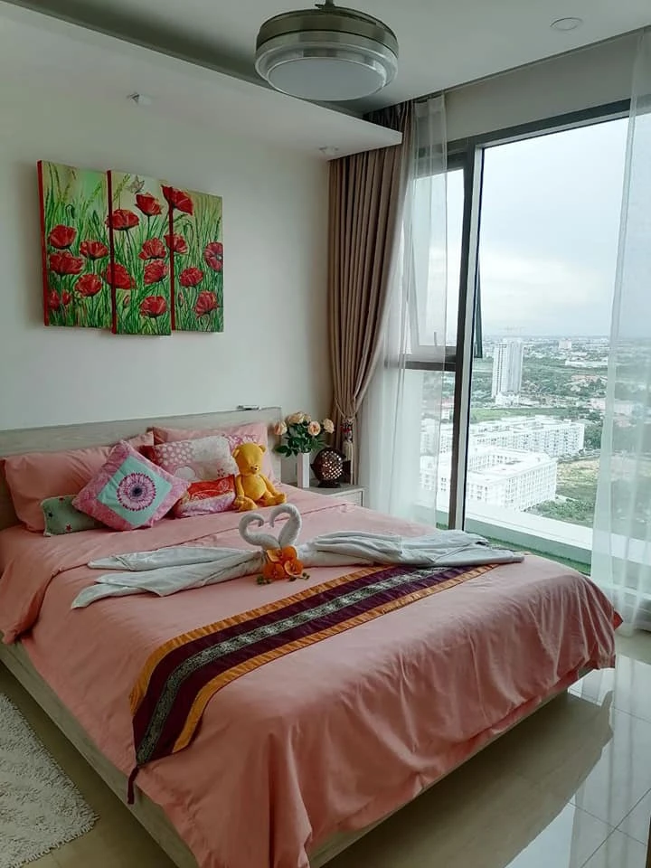 For rent: Riviera Jomtien Pattaya, clean and warm condo, 34th floor, very high, interested, reserve now.
