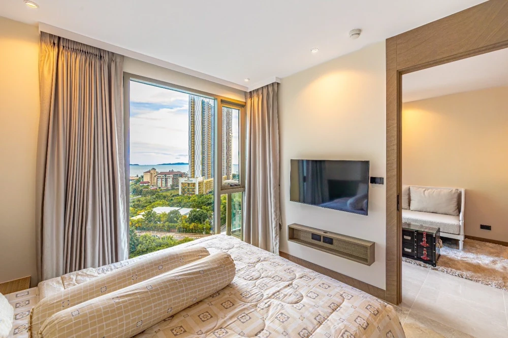 Riviera Ocean Drive, 11th floor, fully furnished, stunning ocean view. You won't be disappointed with your booking!