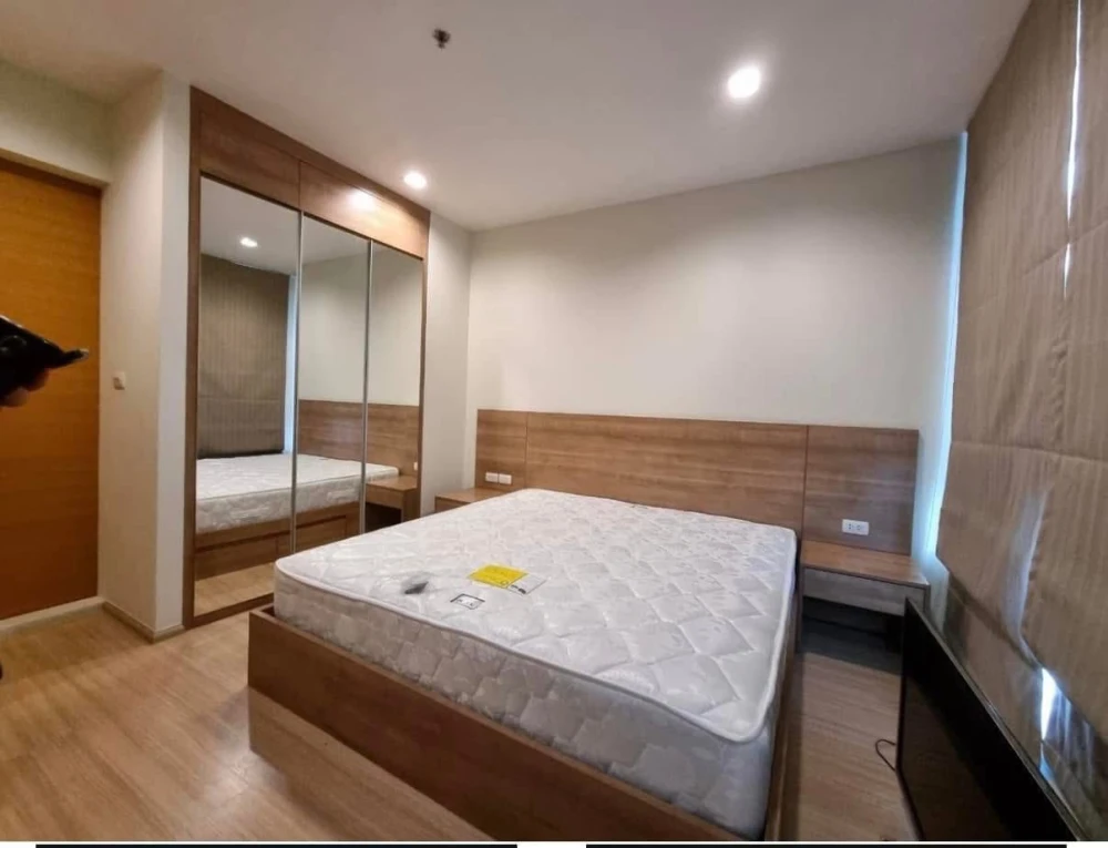 For rent: Rthythim Rathada Huaykhang. Spacious room, comfortable, high floor, fully furnished. Hurry before the room is gone!!