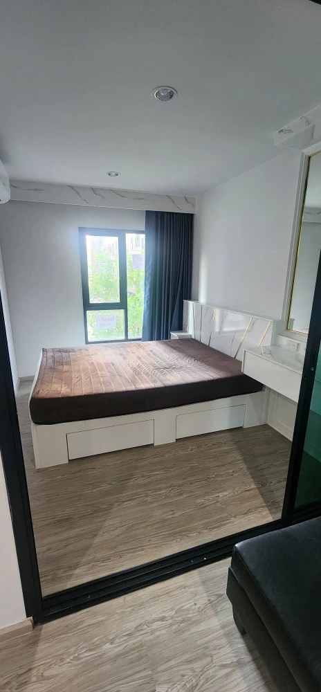 For rent: RYE HUAMAK, partitioned room, 2nd floor, city view, bright and cool. Convenient and fully furnished. Book now, don't miss out!