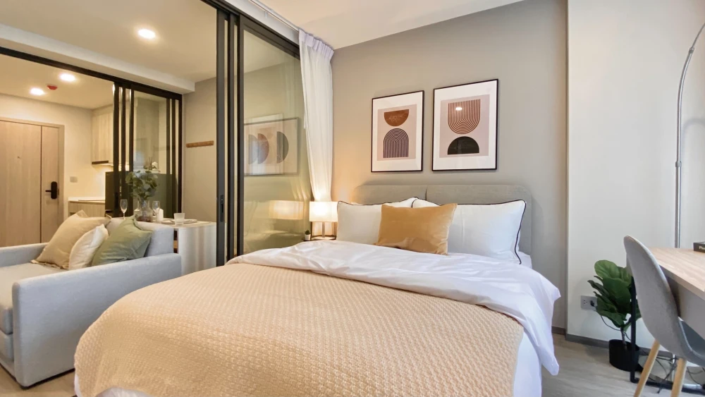For rent Salaya One Residence, beautifully decorated room, 2nd floor, garden and pool view, room is not hot, come and reserve now.