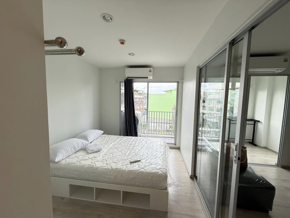 For rent: SENA Kith MRT–Bangkae Phase 2. Rooms are partitioned into separate, clearly defined zones. Great price! Book now!