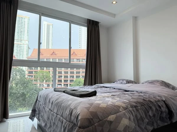 For rent sell: Serenity Wongamat, 5th floor, beautiful view, fully furnished, if interested, hurry and reserve now, don't miss out.