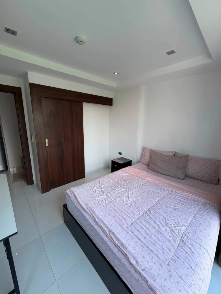 For rent: Serenity Wongamat, 7th floor, fully furnished. Book now!