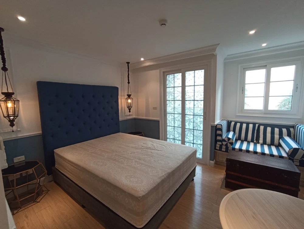 For rent: Seven Seas Cote d Azur, a nice room on the 3rd floor, fully furnished, hurry and reserve now!