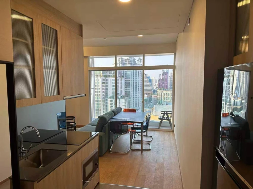 For rent: Siamese Exclusive Sukhumvit 42, 21st floor, fully furnished unit, ready to move in. Book now!