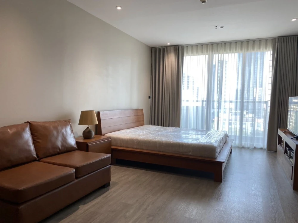 For rent Silom Grand Terrace, spacious room, comfortable, high view, fully furnished, electrical appliances ready to book, don't miss out.