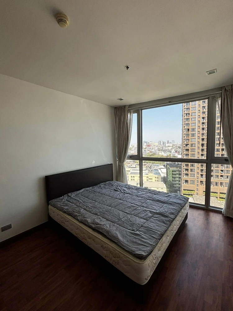 For rent: Sky Walk & Weltz Residence, 16th floor, fully furnished, very livable. Book now!