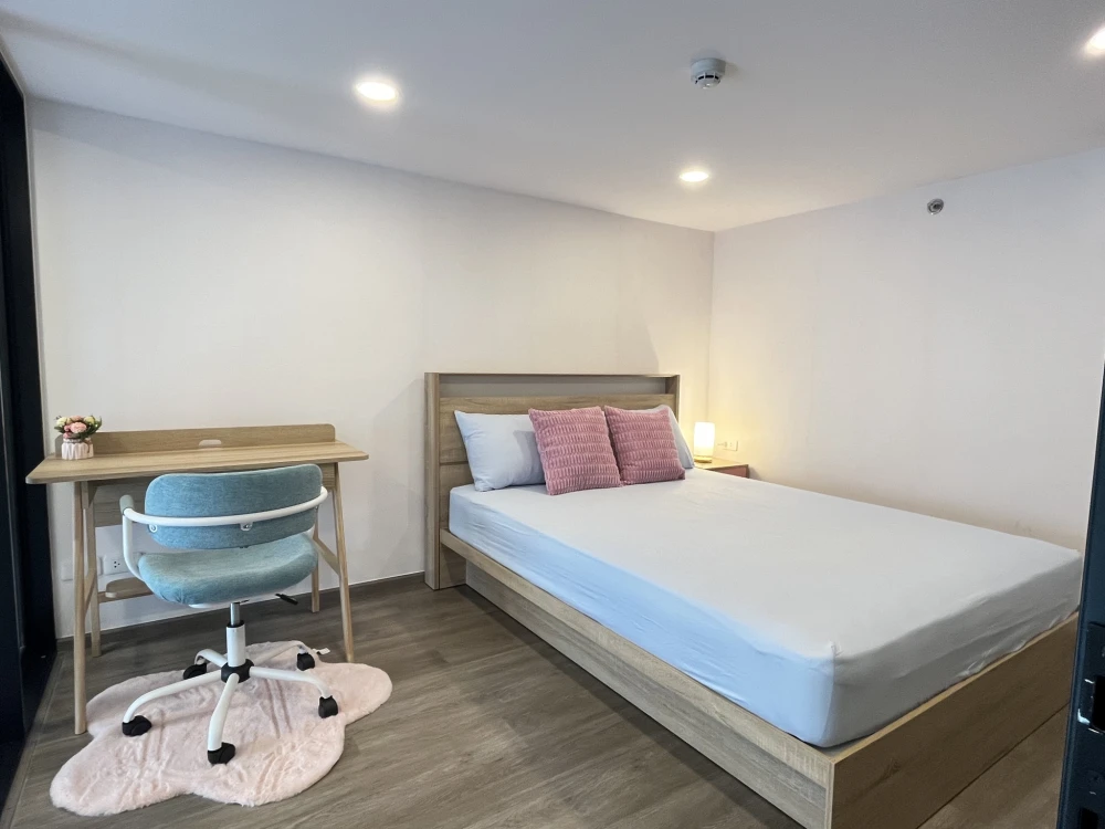 For rent: SO Origin Kaset Interchange. Ready-to-move-in room. Fully furnished. Just bring your own luggage and move in. Hurry and reserve now!!!