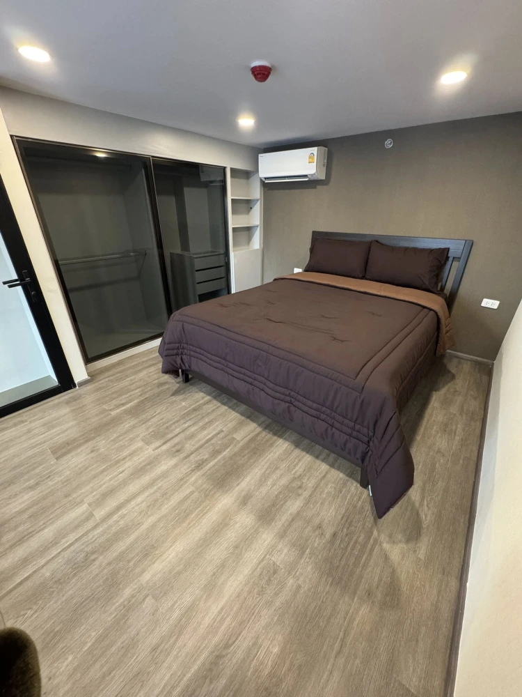 For rent: So Origin Kaset Interchange, a cozy room with high ceilings, airy and spacious, fully furnished. Don't miss out on this great deal!