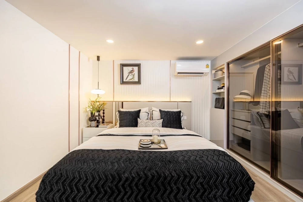 For rent: So Origin Kaset Interchange, high ceilings, spacious and airy, great location, fully furnished, convenient transportation. Book now!