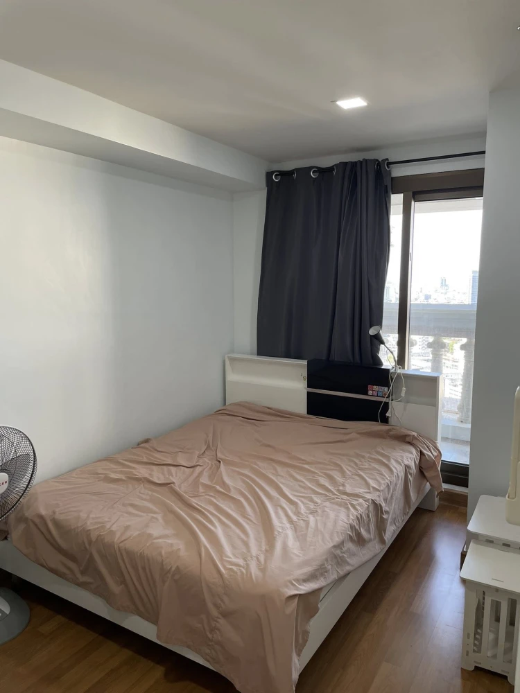 For rent: State Tower, corner unit, 63 sq.m., 28th floor, facing lebua Hotel, fully furnished, ready to move in.