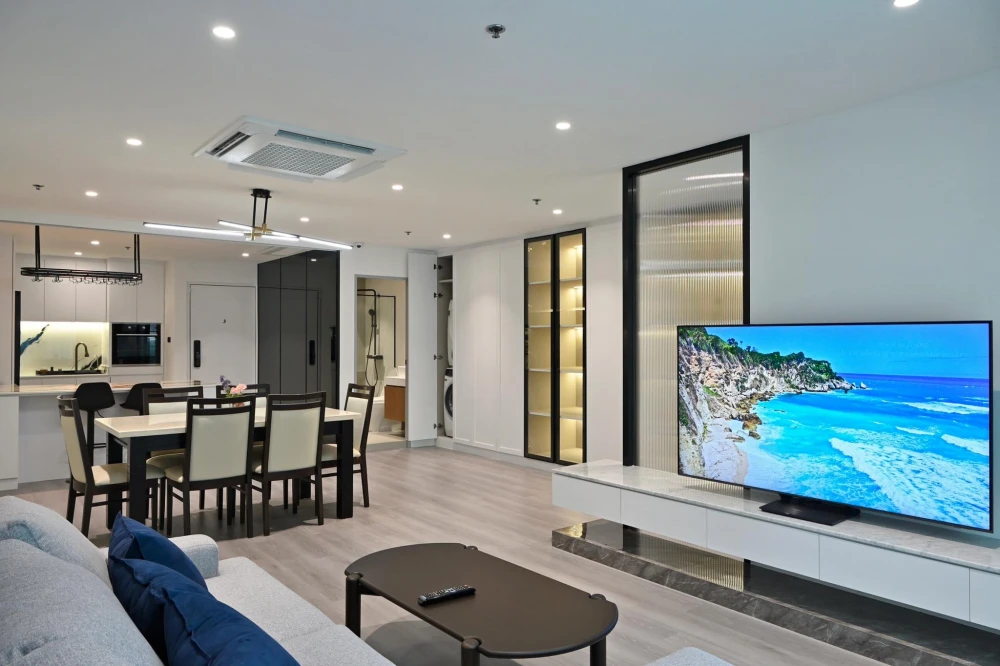 For rent Sukhumvit Living Town, lots of usable space, beautifully decorated room, stylish, complete with electrical appliances, meets all needs.