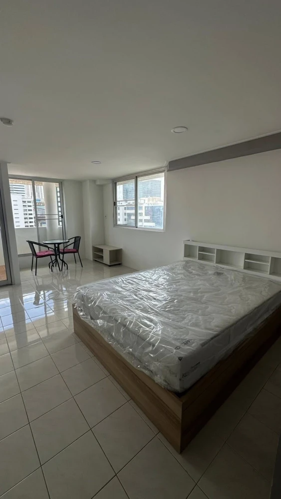 For rent: SunShine Condominium, corner room, not crowded, lots of usable space, fully furnished, just bring your bags and move in.