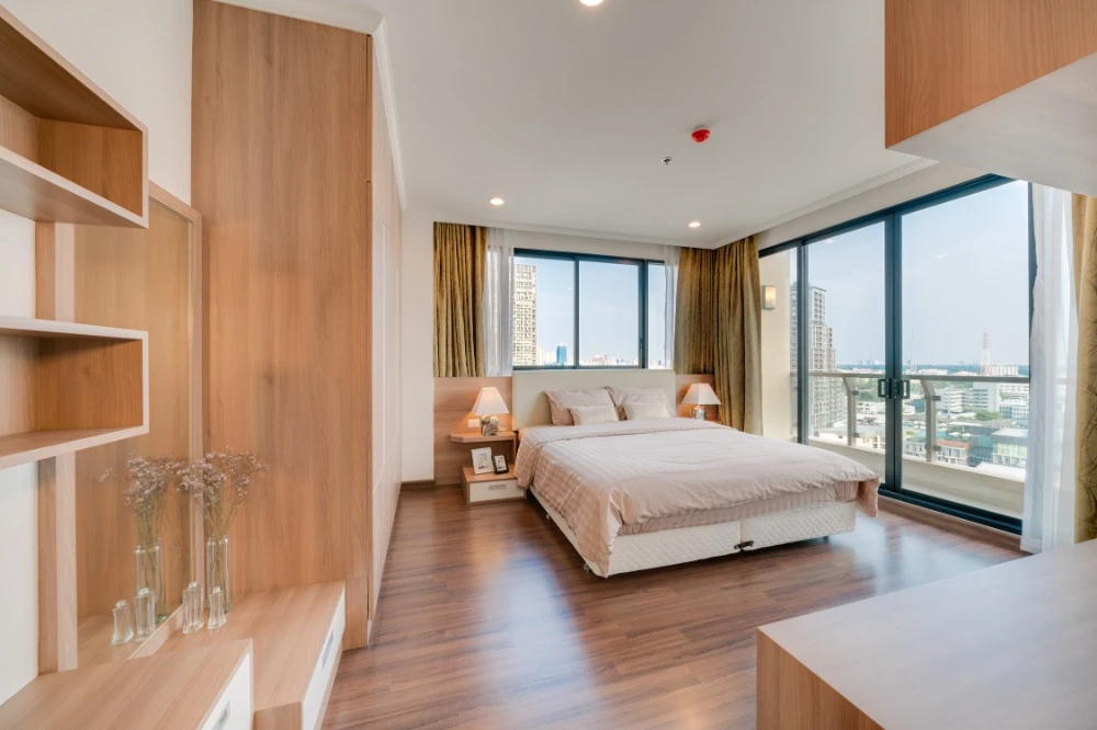 For rent Supalai Elite Sathorn Suanplu, 17th floor, fully furnished, nice room, interested, reserve now.