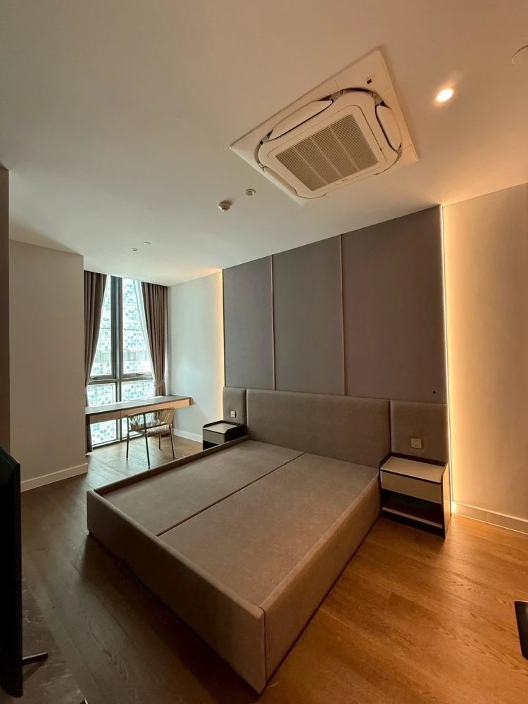 For rent: Supalai Icon Sathorn, 14th floor, pool view, fully furnished with built-in furniture. Book now to secure your unit!