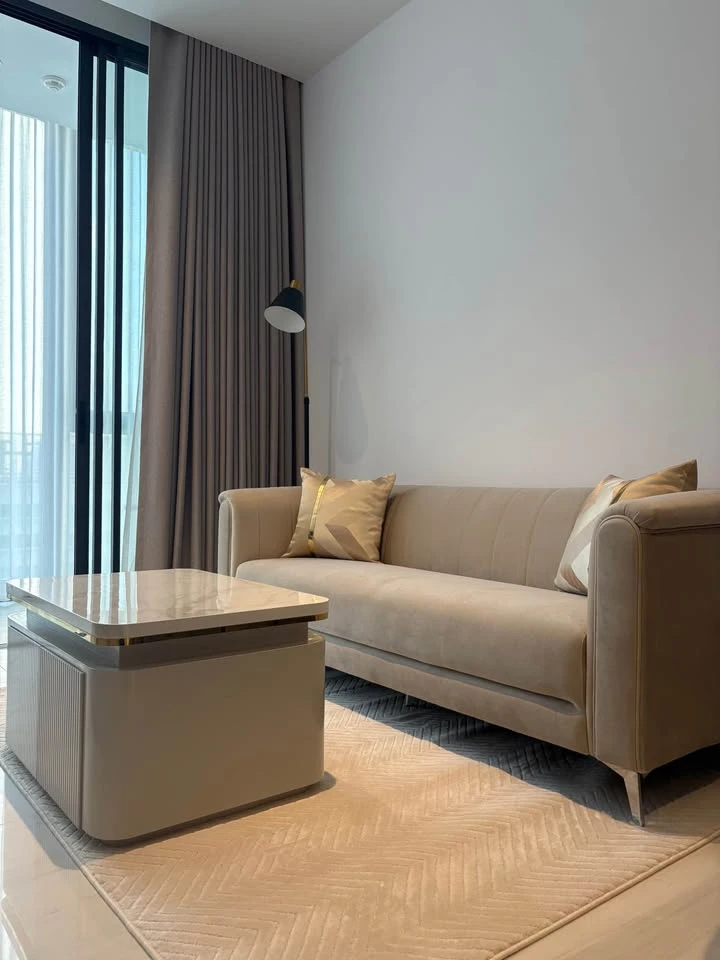 For rent: Supalai ICON Sathorn, spacious unit with high-quality built-in furniture. Don't miss out!