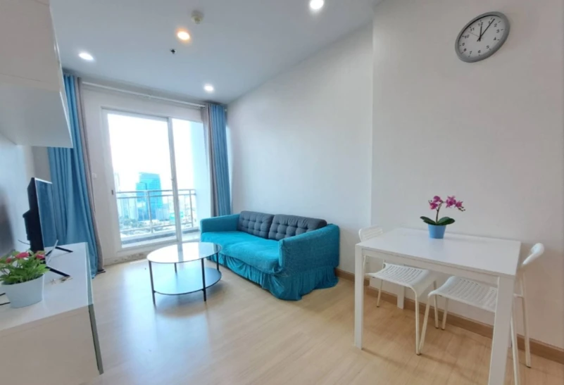 For rent: Supalai Lite @ Ratchada-Narathiwas-Sathorn, 25th floor. Nice, fully furnished unit. Book now!