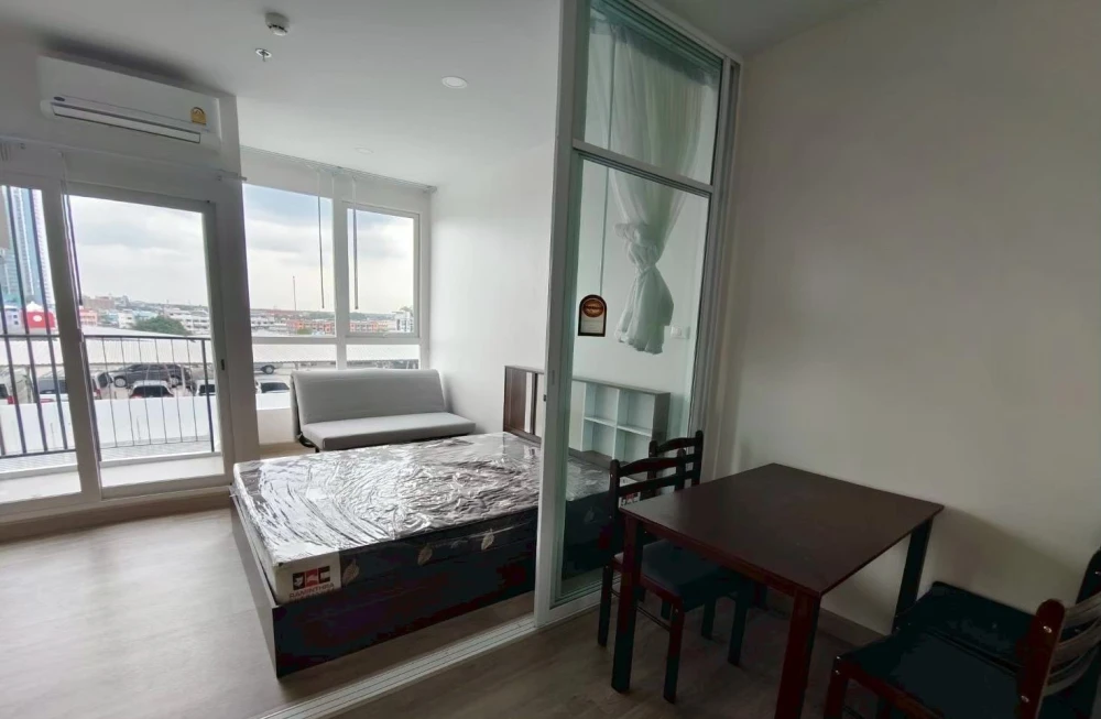 For rent: Supalai Loft Phasi Charoen Station, 1 bedroom, 1 bathroom, fully furnished. Just bring your bags and move in!
