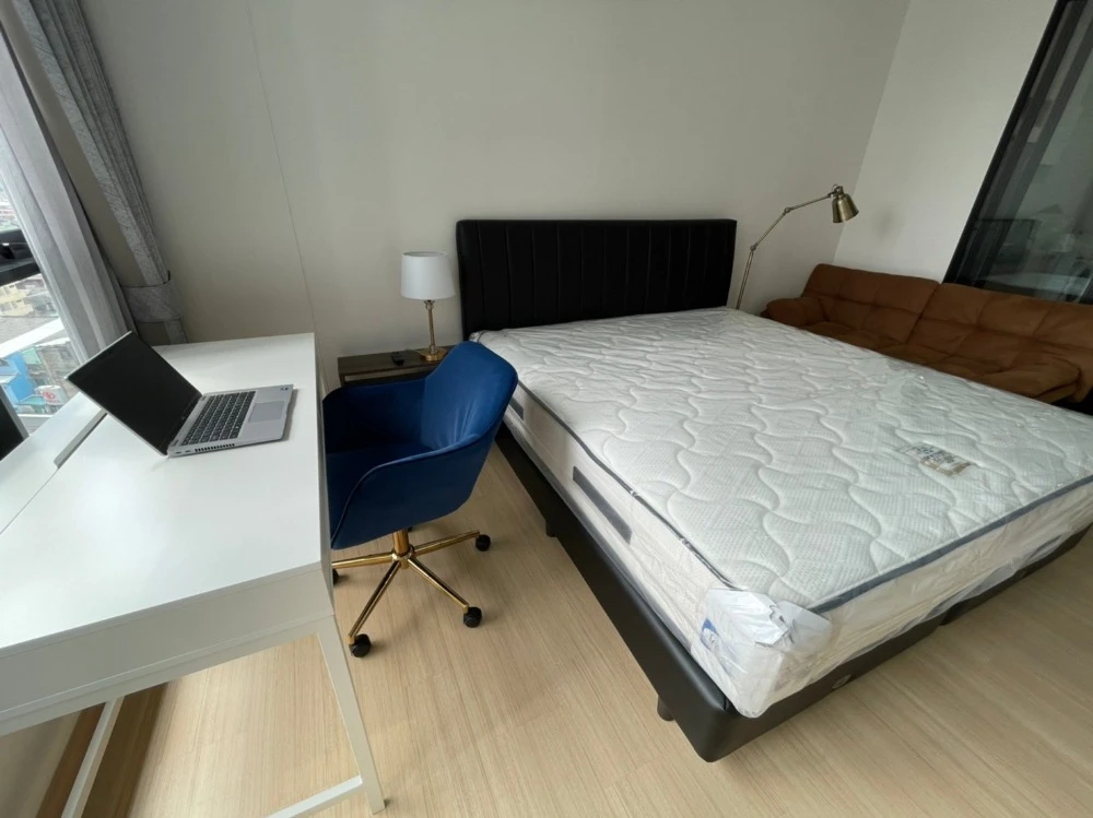 For rent: Supalai Loft Prajadhipok-Wongwian Yai, 10th floor, pool view, fully furnished, ready to move in. Reserve now!