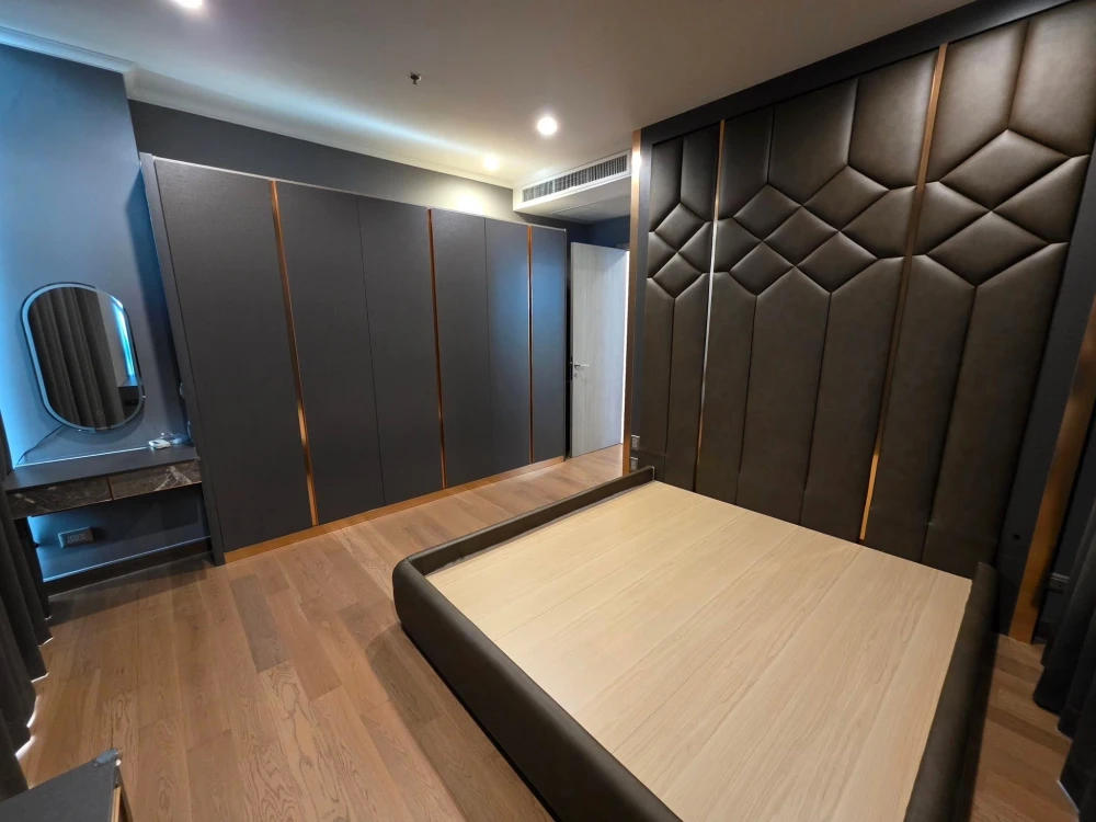 For rent: Supalai Oriental Sukhumvit 39, 2 spacious bedrooms, fully furnished with appliances. Don't miss out!