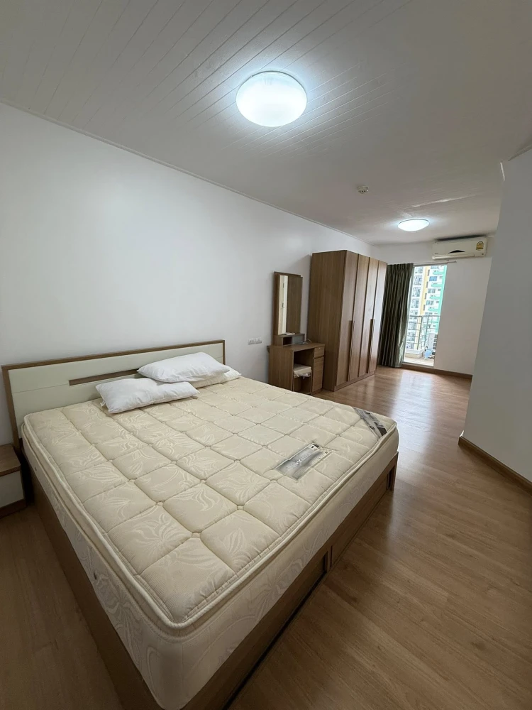 For rent Supalai Park Kaset, Building A, inside building, 16th floor, quiet, not hot, very clean room, ready to move in.