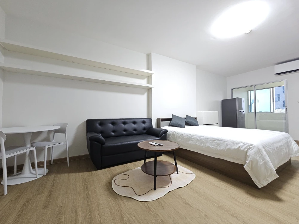 Spacious and comfortable condo for rent at Supalai Park Srinakarin. Fully furnished with all appliances and furniture. Book now before it's too late!