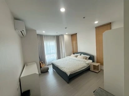 For rent: Supalai Park Yaek Fai Chai, open city view, well-designed and practical floor plan, excellent natural light, and a peaceful atmosphere.