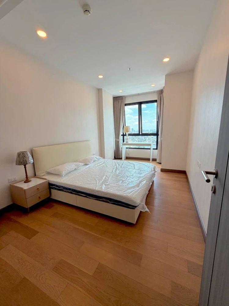 For rent: Supalai Premier Charoen Nakhon Penthouse with Chao Phraya River view. One of the best prices in the building.