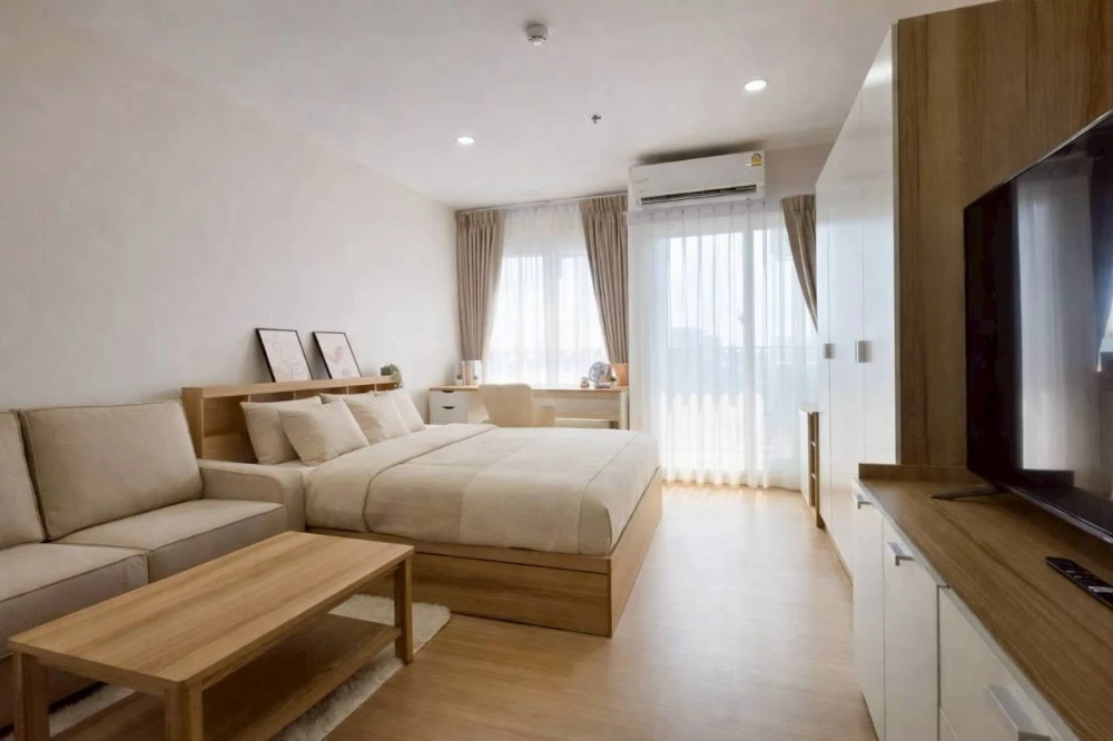 For rent: Supalai Veranda Ramkhamhaeng. High floor, unobstructed view, bright and airy. Studio room in a quiet location, perfect for relaxation.