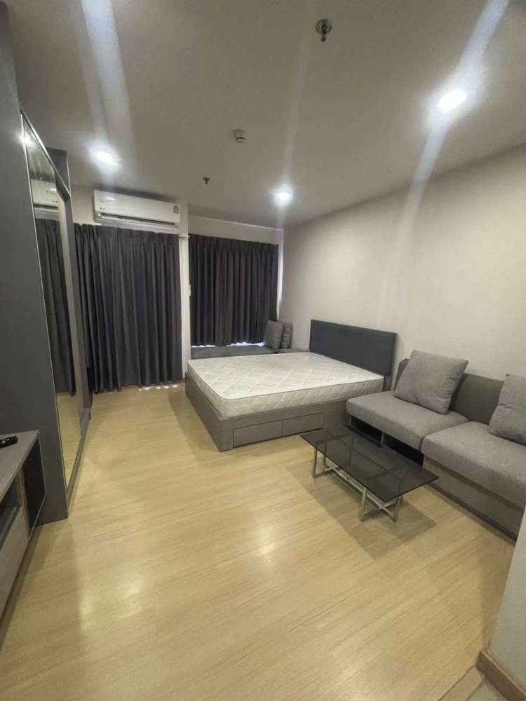 For rent: Supalai Veranda Ramkhamhaeng, Studio room, very high floor, excellent ventilation. You'll regret missing this opportunity!