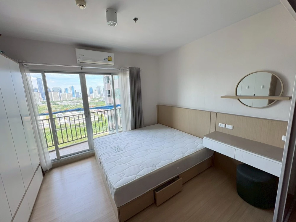 For rent: Supalai Veranda Rama 9, room with coordinated interior design, high-quality built-in furniture, unobstructed city view. Book now!
