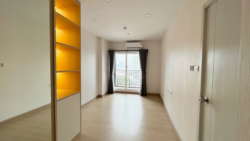For rent Supalai Veranda Ramkhamheang, empty room, lots of usable space, those who like to decorate rooms should not miss it, hurry and book now.