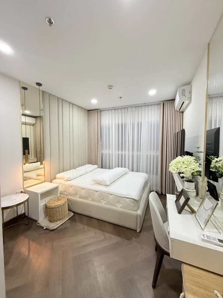 For rent Supalai Veranda Ramkhamheang, a beautifully decorated room with an excellent built-in headboard wall. Comes with complete furniture. Book now