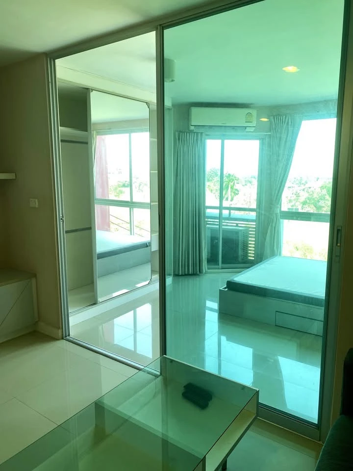 For rent Swift Condo, 4th floor, comes with complete furniture and appliances. Reserve now, don't miss out.