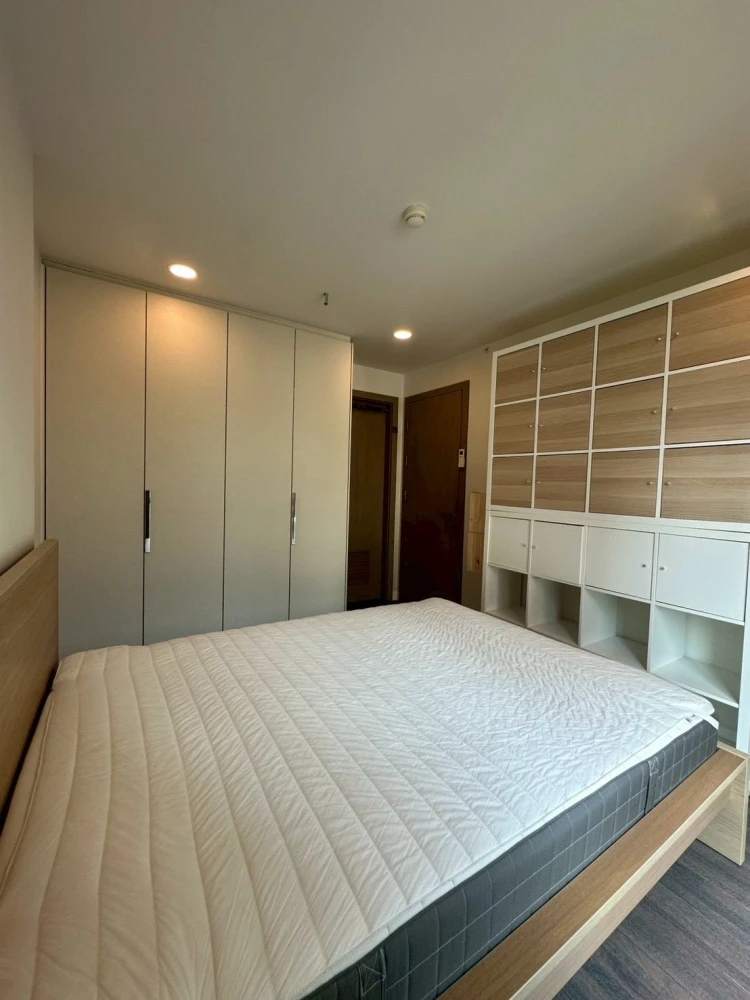 For rent: Sync Nature Siam. Spacious room with ample living space and complete amenities. High-quality built-in furniture. Book now!