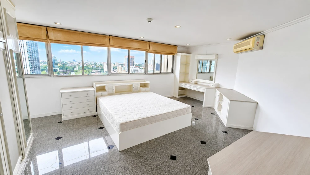 For rent: Tai Ping Towers, 16th floor. Nice, fully furnished unit. Book now!