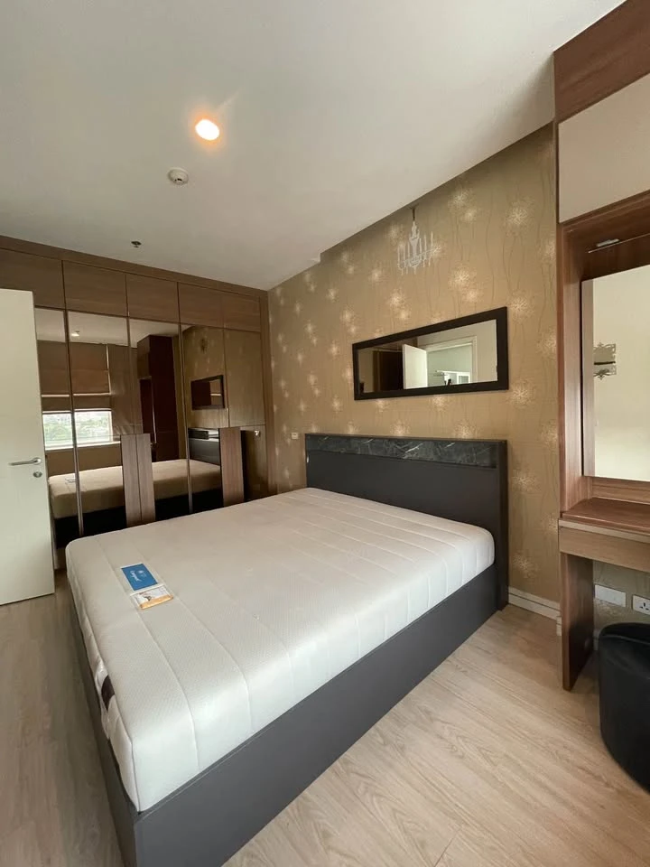 For rent: TC Green, facing north, swimming pool view, airy and comfortable, no buildings blocking the view, built-in decoration, don't miss it.