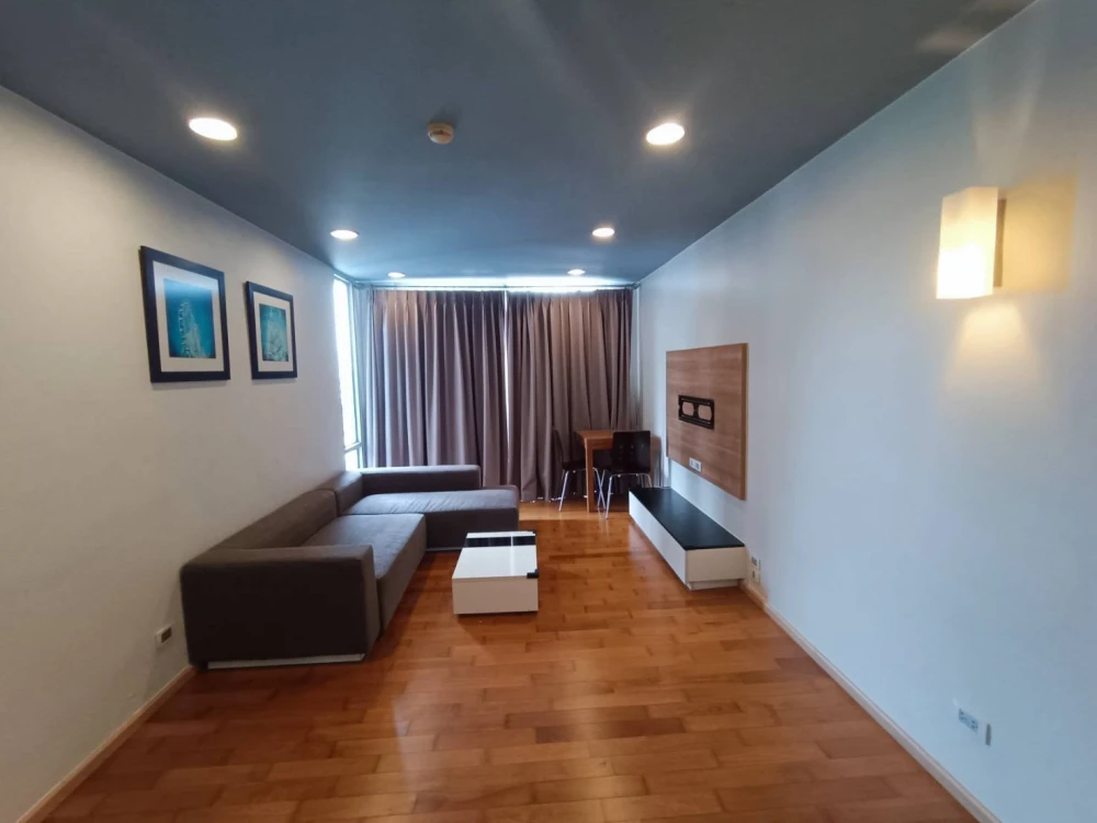 Tempo Ruamrudee for rent, fully furnished with electrical appliances, spacious area, hurry and book now.