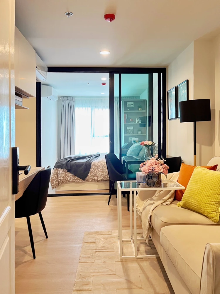 For rent: Terra Residence, 15th floor, beautiful room, fully furnished, comfortable to live in. If interested, hurry and book now. Don't miss out.