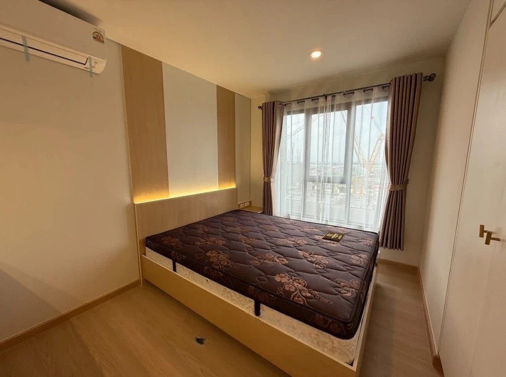 Terra Residence for rent, 18th floor, spacious living area, high-quality built-in furniture, and complete electrical appliances. Book now!
