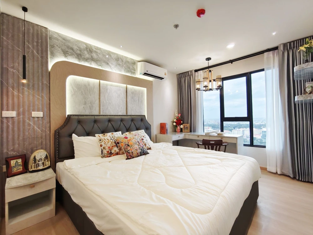 For rent: TERRA RESIDENCE, 33rd floor, highest floor, private corner, north facing, luxury built-in room, fully furnished, ready to move in