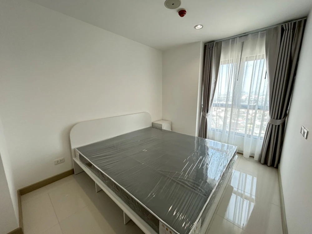 For rent: Unit at Thana Astoria, 22nd floor. Spacious, fully furnished, and comfortable—book now before it’s gone!