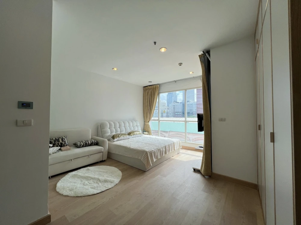 For rent: The Address Chidlom, Baiyoke Building view, 2 rooms, airy, spacious, not cramped, receives natural light, very worth booking