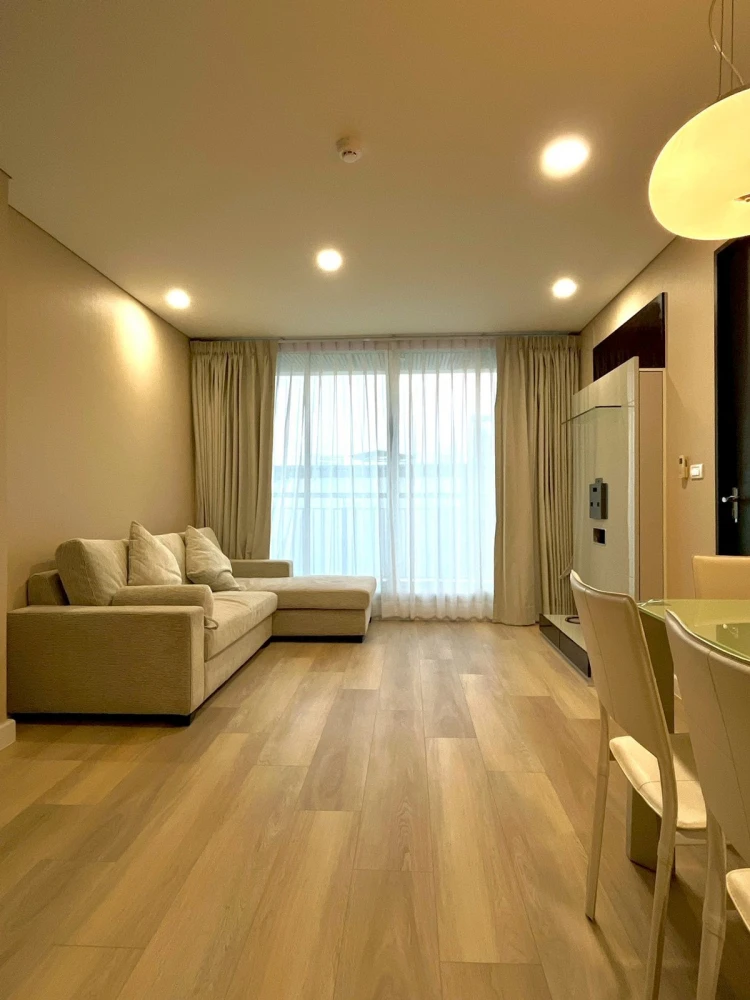 For rent: The Address Phathumwan, 8th floor, fully furnished unit. Book now! Don't miss out!