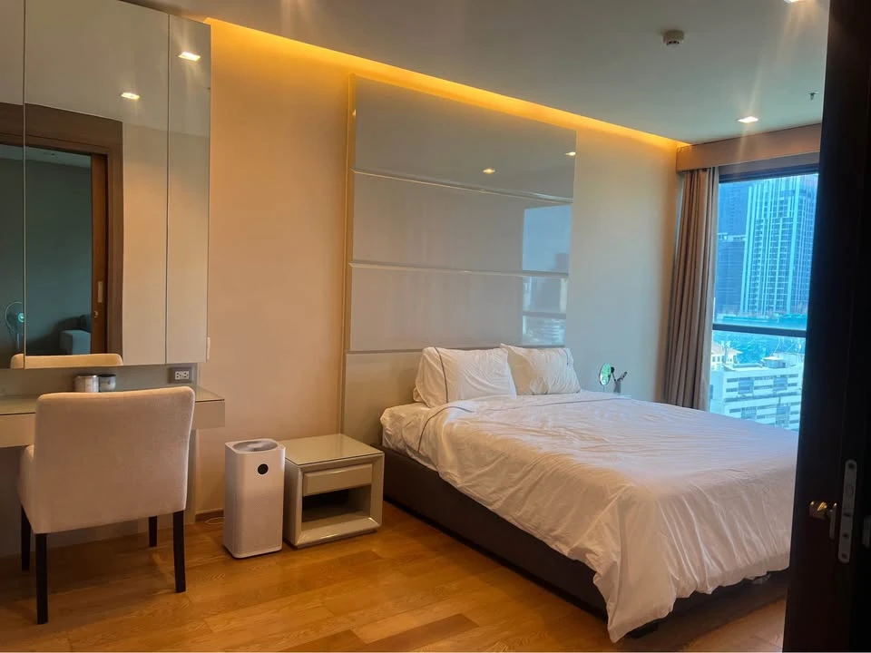 For rent The Address Sathorn, spacious area 56 sq m., 1 bedroom and 1 bathroom, fully furnished, ready to move in, must book.