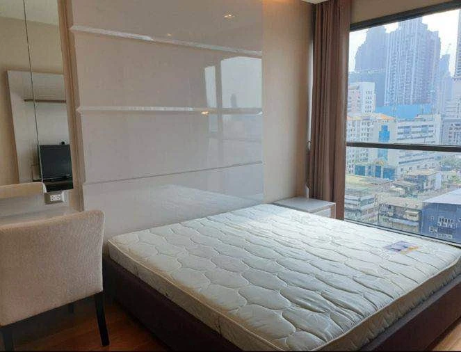 The Address Sathorn for rent, spacious room, plenty of living space, convenient and complete in one place. Come reserve today.
